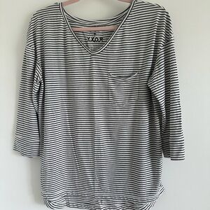 Roxy Black & White Striped V-Neck 3/4 Sleeve Pocket Top